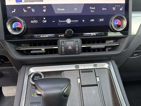 Used 2025 Lexus GX 550 AWD/4WD image 26