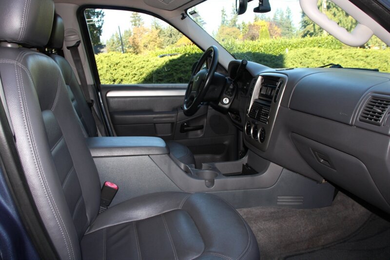 Used 2003 Ford Explorer XLT AWD/4WD image 14