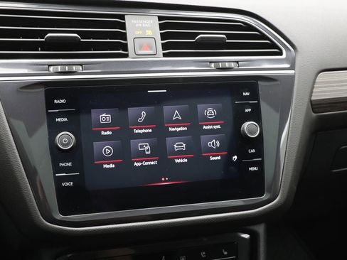 Used 2024 Volkswagen Tiguan SEL R-Line image 25