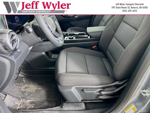 New 2026 Chevrolet Equinox LT FWD image 3