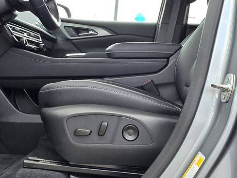 Used 2026 Chevrolet Traverse LT AWD/4WD image 24