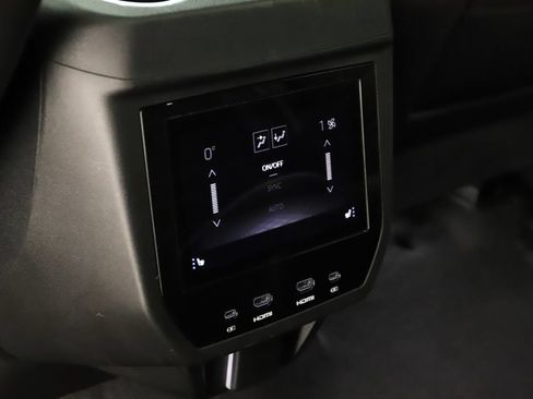 Used 2025 GMC Yukon Denali Ultimate AWD/4WD image 21