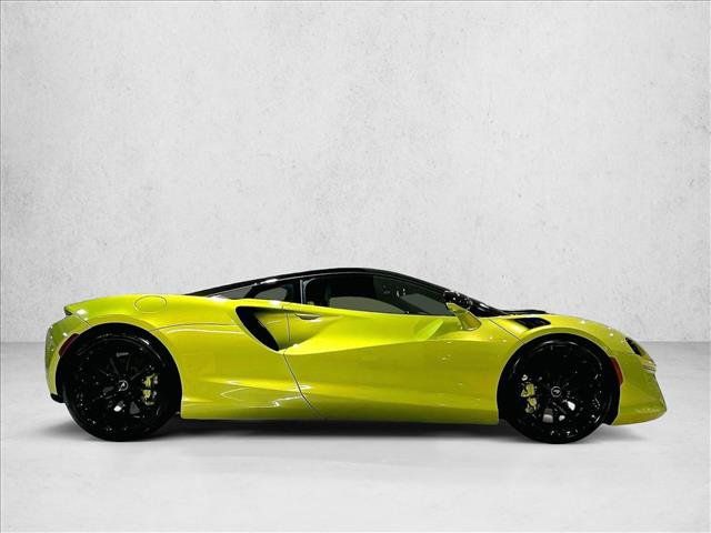 Used 2023 McLaren Artura RWD image 5