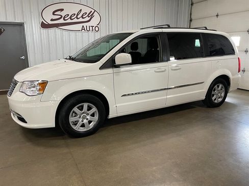 Used 2011 Chrysler Town & Country Touring FWD image 1