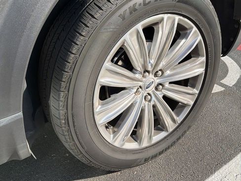 Used 2020 Ford Explorer Limited w/ Class III Trailer Tow Package image 10