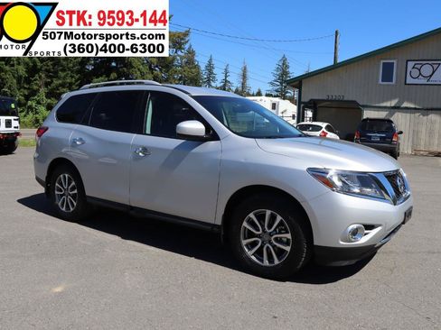 Used 2015 Nissan Pathfinder SV w/ Cargo Package AWD/4WD image 10