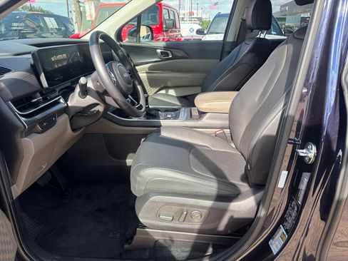 Used 2026 Kia Carnival FWD image 27