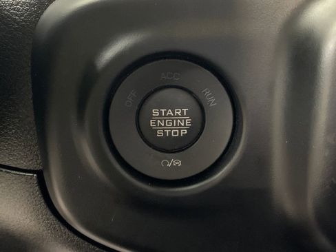 Used 2022 Jeep Gladiator Overland image 14