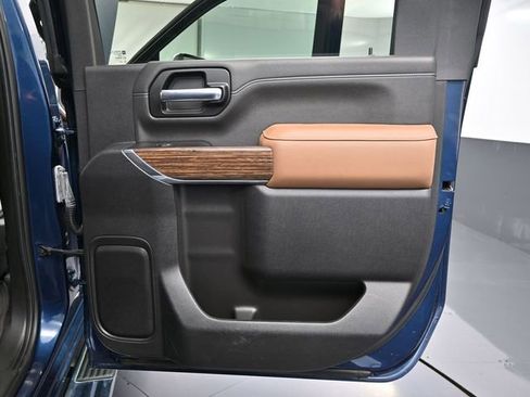 Used 2022 Chevrolet Silverado 2500 High Country w/ Z71 Off-Road Package image 45