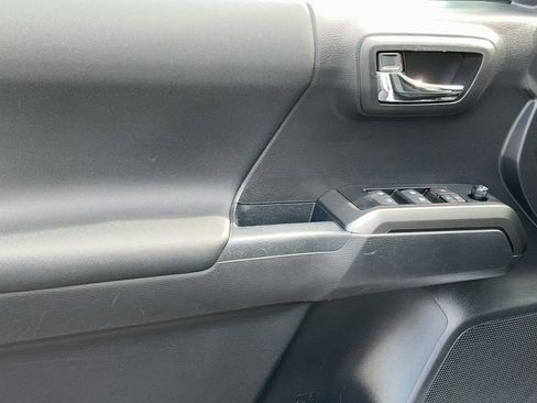 Used 2023 Toyota Tacoma TRD Off-Road w/ Technology Package image 13