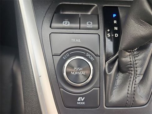 Used 2023 Toyota RAV4 XLE Premium image 35