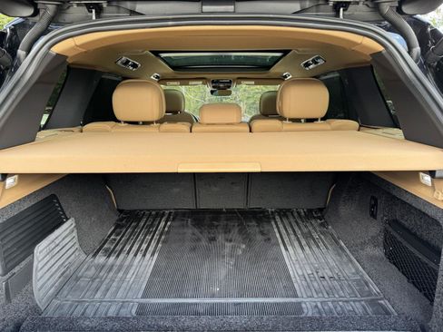 Used 2025 Land Rover Range Rover SE image 25