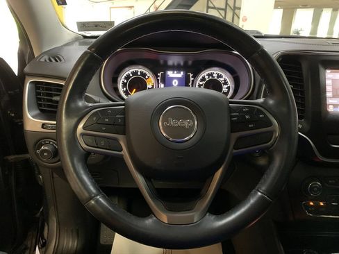 Used 2019 Jeep Cherokee Latitude Plus w/ Comfort/Convenience Group AWD/4WD image 27
