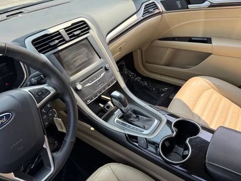 Used 2014 Ford Fusion SE w/ Equipment Group 202A FWD image 14