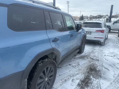 Used 2025 Toyota Land Cruiser image 39