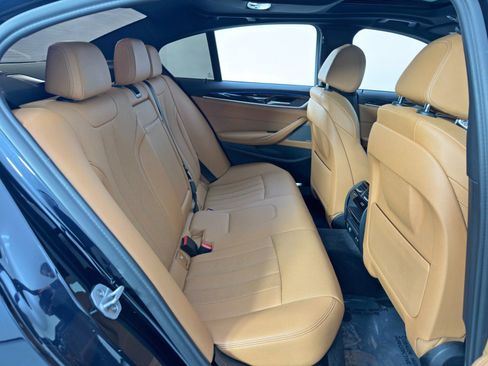 Used 2022 BMW 530e w/ Premium Package image 42