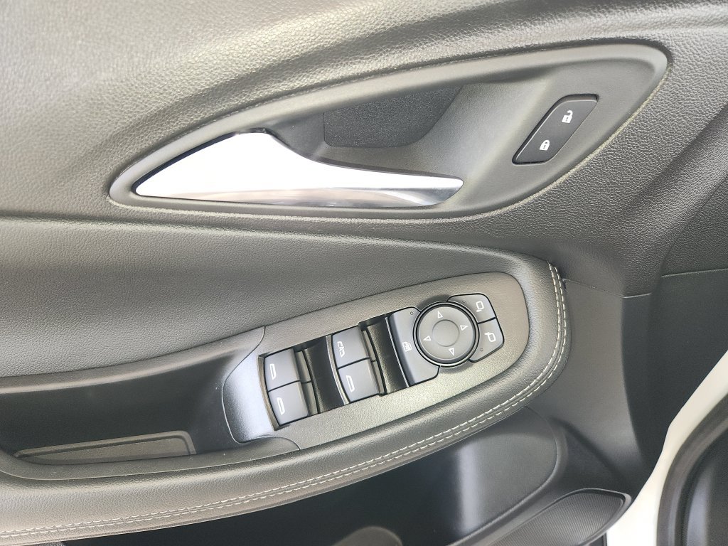 Used 2025 Buick Encore GX Preferred AWD/4WD image 29