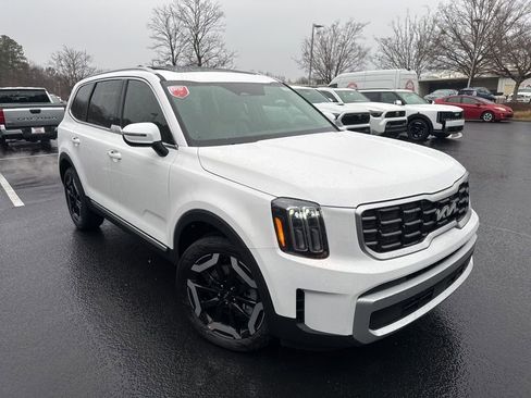 New 2025 Kia Telluride S image 1