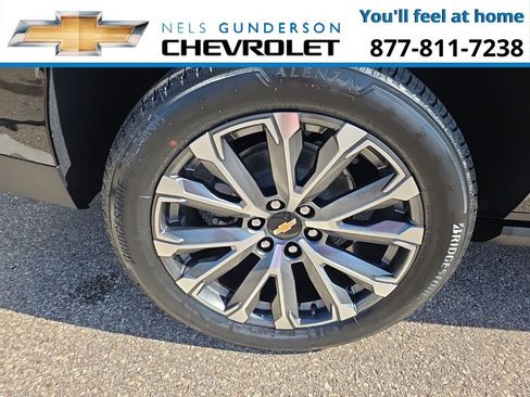 New 2026 Chevrolet Suburban High Country image 9