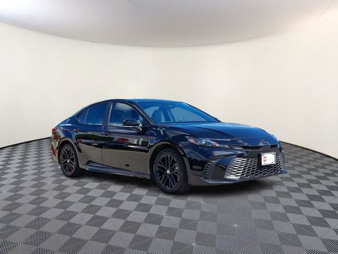 Certified 2025 Toyota Camry SE AWD/4WD image 5