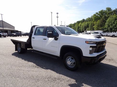 Used 2024 Chevrolet Silverado 3500 W/T w/ Snow Plow Prep Package AWD/4WD image 10