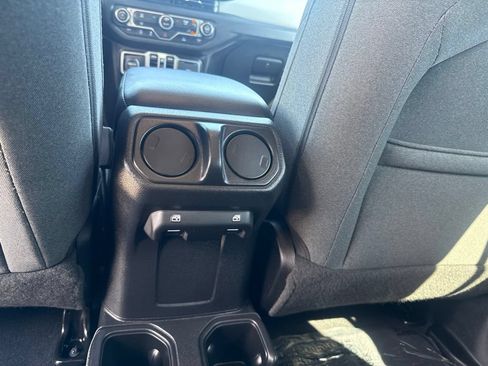 Used 2025 Jeep Wrangler Unlimited Sport AWD/4WD image 25