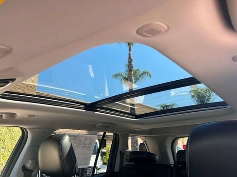 Used 2023 Jeep Grand Cherokee 4WD 4xe image 39