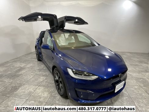 Used 2023 Tesla Model X Plaid image 5