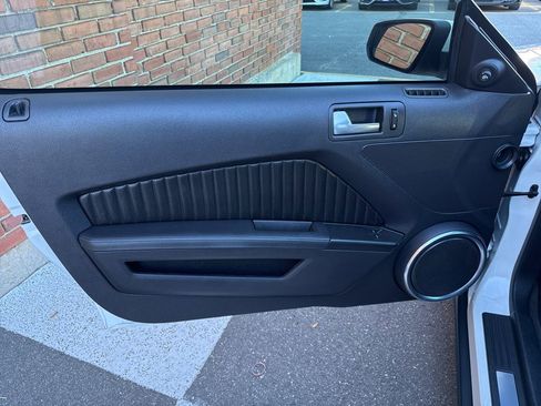 Used 2010 Ford Mustang Shelby GT500 image 17