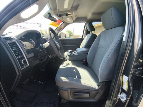 Used 2018 RAM 2500 Tradesman w/ Chrome Appearance Group AWD/4WD image 9