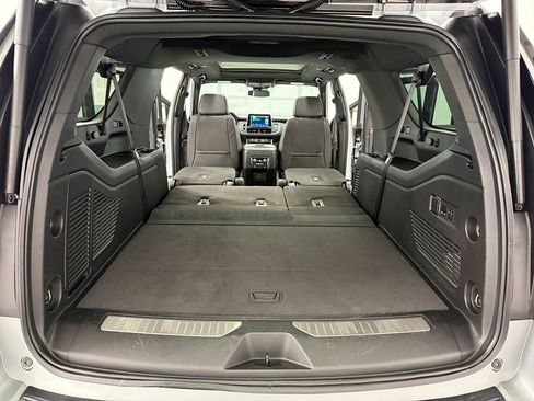 Used 2024 Chevrolet Suburban RST w/ Luxury Package image 36