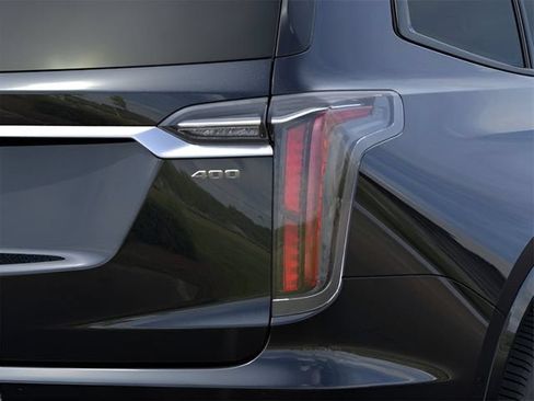 Used 2025 Cadillac XT6 Sport w/ Technology Package AWD/4WD image 35