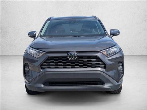 Used 2021 Toyota RAV4 XLE FWD image 2
