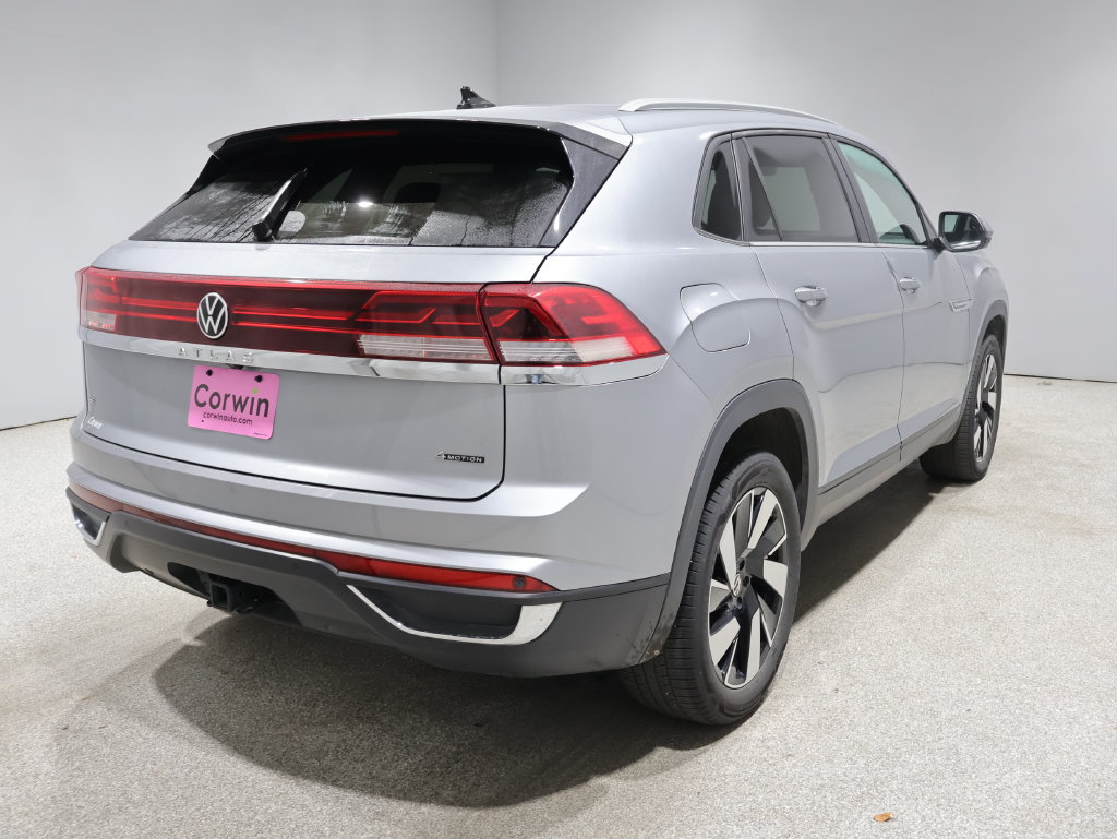 Used 2026 Volkswagen Atlas Cross Sport SE AWD/4WD image 2