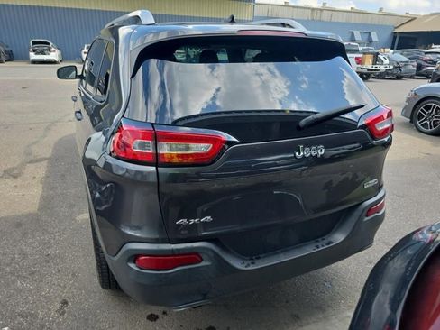 Used 2015 Jeep Cherokee Latitude w/ Cold Weather Group AWD/4WD image 5