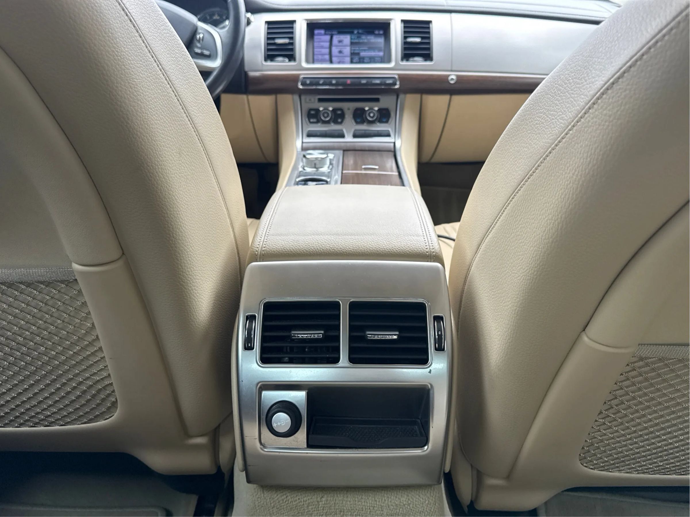 Used 2013 Jaguar XF 3.0 RWD image 34