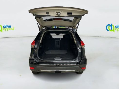 Used 2017 Nissan Rogue SV image 13