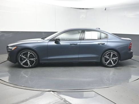 Used 2025 Volvo S60 B5 Core AWD/4WD image 5