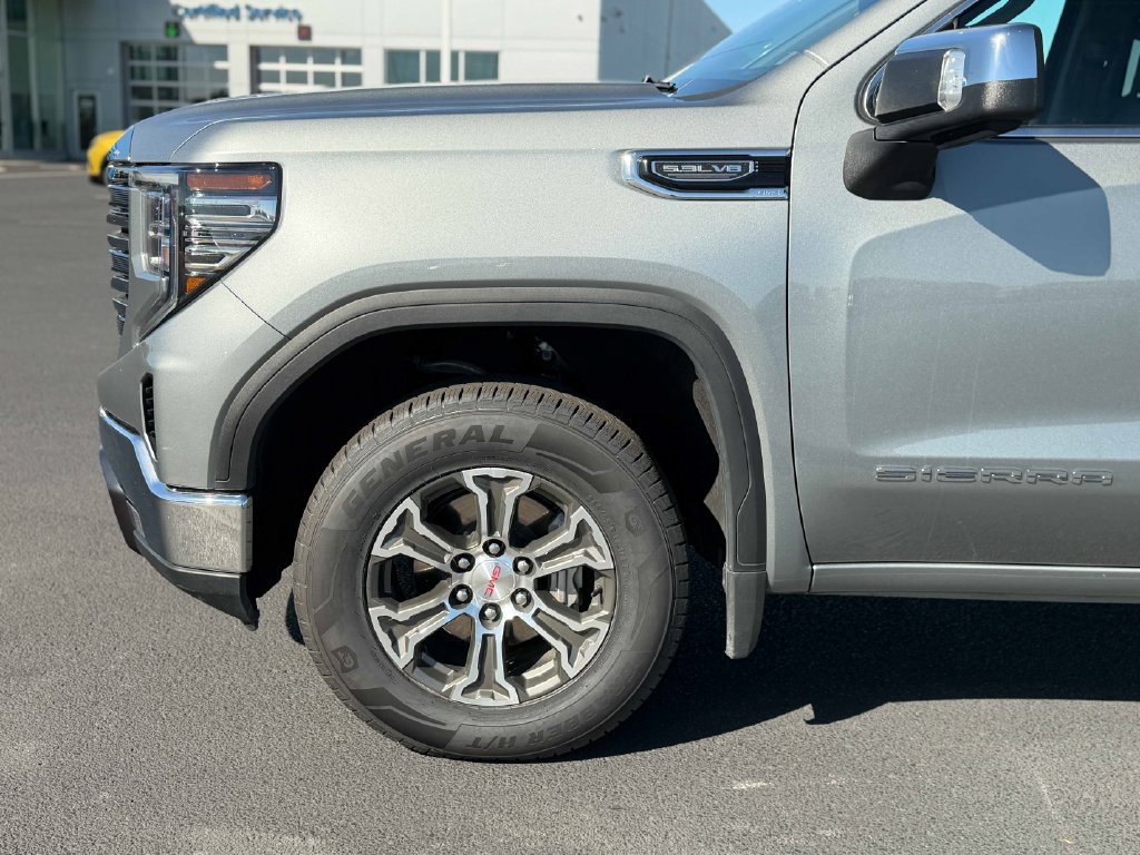 Used 2025 GMC Sierra 1500 SLT AWD/4WD image 12