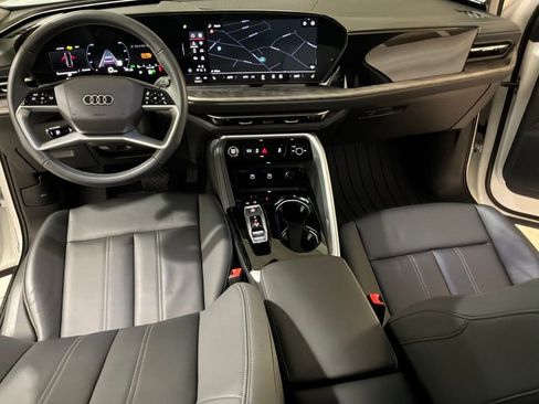 Certified 2025 Audi Q5 Premium w/ Convenience Package AWD/4WD image 13