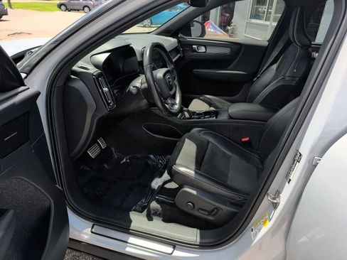 Used 2021 Volvo XC40 P8 Recharge w/ Advanced Package AWD/4WD image 24