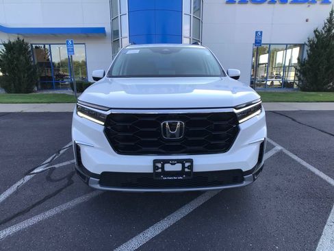 Used 2023 Honda Pilot Elite image 2