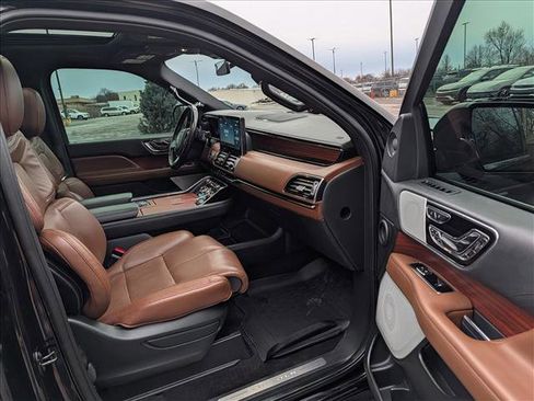 Certified 2023 Lincoln Navigator L Reserve image 13