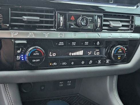 New 2026 Nissan Pathfinder Platinum FWD image 14