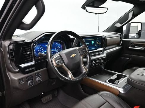Used 2024 Chevrolet Silverado 2500 High Country w/ High Country Premium Package AWD/4WD image 15