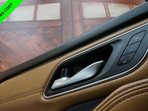 Used 2022 Nissan Rogue Platinum w/ Head-Up Display Package image 28