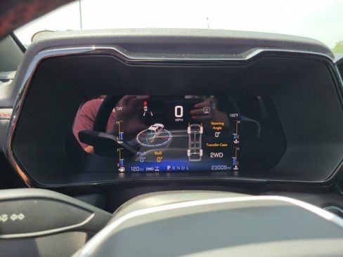 Used 2023 Chevrolet Colorado Z71 w/ Z71 Convenience Package 2 image 12