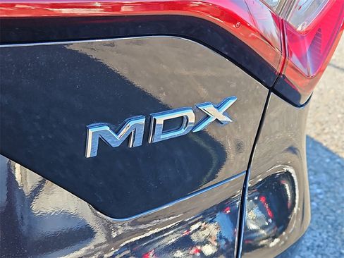 Used 2023 Acura MDX SH-AWD w/ Technology Package image 12