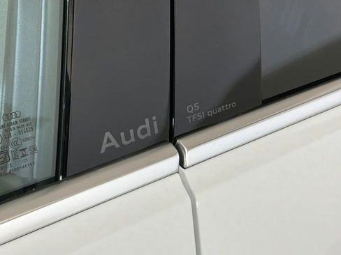 Used 2025 Audi Q5 Premium w/ Convenience Package image 26