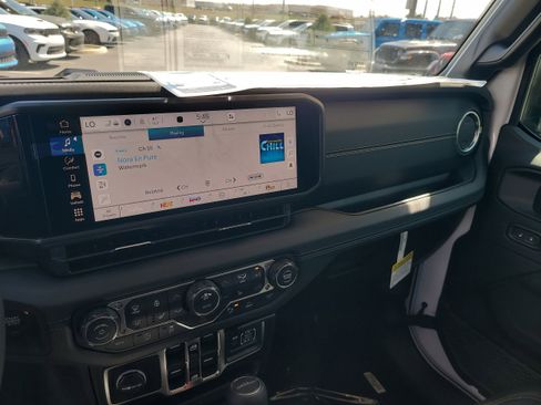 New 2026 Jeep Gladiator Sahara image 15